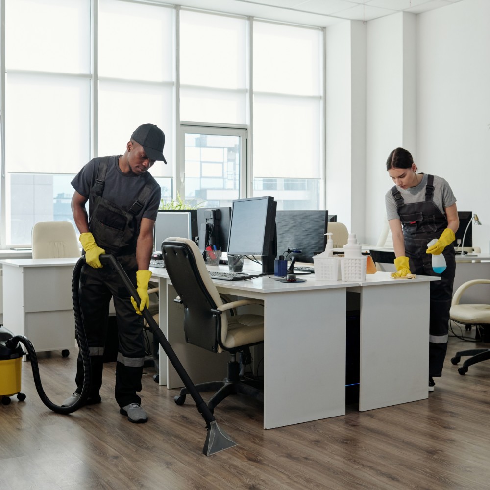 Professional home and commercial cleaning services in Chicago, Orland Park, Joliet, Plainfield, Evanston, Oak Park, Elmhurst, Downers Grove, Hammond, Merrillville, Tinley Park, Lockport, Homer Glen, Frankfort, Minooka and surrounding areas including deep cleaning, Airbnb cleaning, move in move out and recurring cleaning